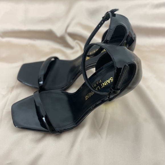 Saint Laurent solid high heels - Picture 2 of 4